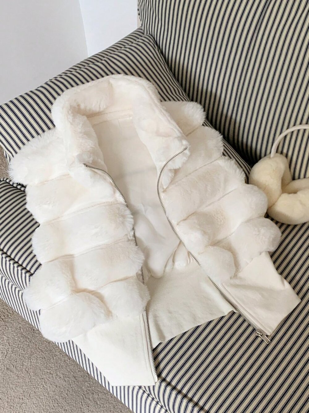 White Casual Women's Elegant Zipper Faux Fur Vest